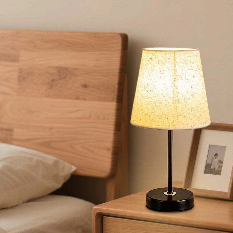 Table Lamp USB Powered Nightstand Lamp Warm Light Bedside Lamp With Cylinder Lamp Shade Desk Light Bedroom Home Decor