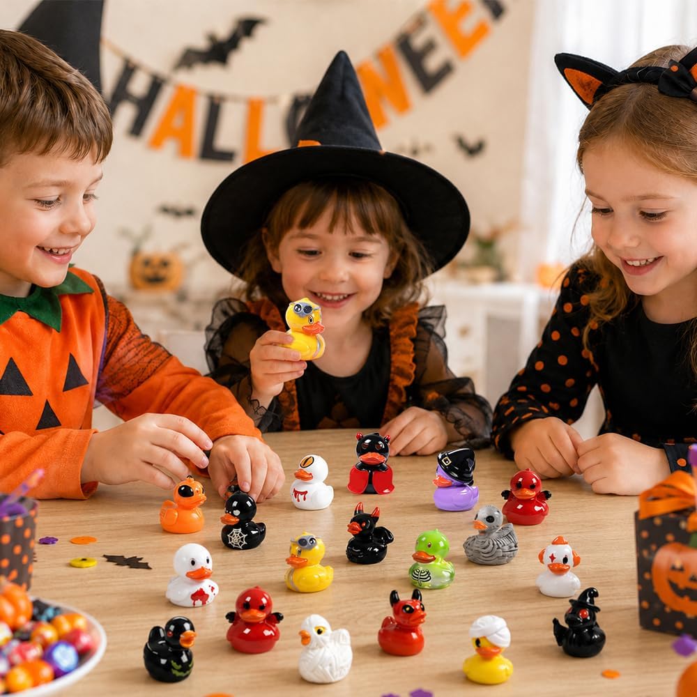 61Pcs Halloween Mini Resin Duck Novelty Halloween Party Favors Gift